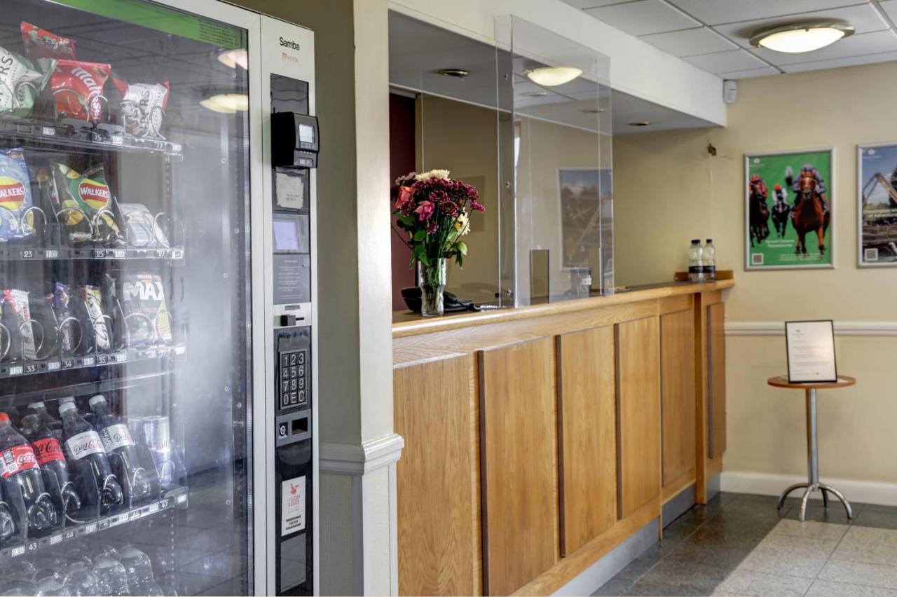 Orchid Epsom; Sure Hotel Collection By Best Western Eksteriør bilde